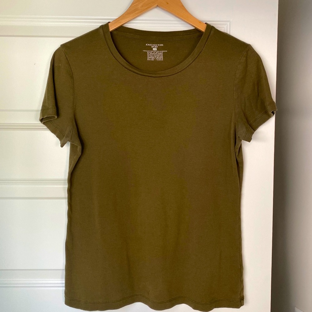 SALE 🕐❣️ Army Green Top